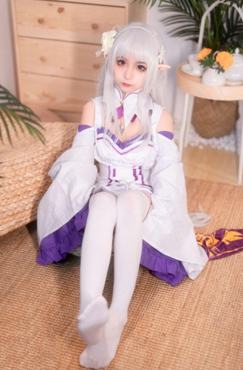 心动妹妹cos艾米莉亚