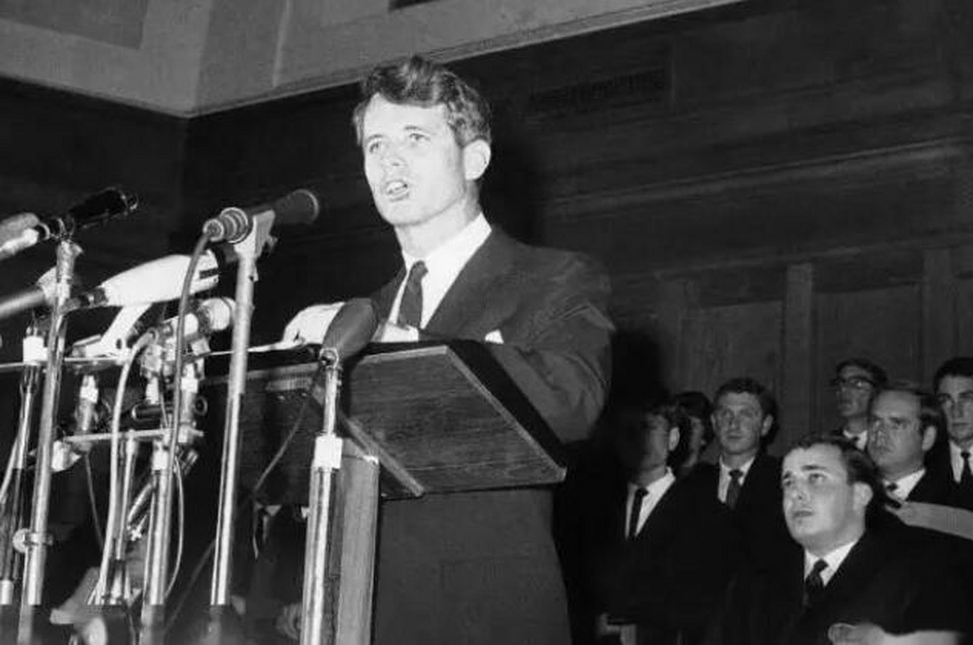 1968年,美国总统候选人罗伯特·肯尼迪的画面令人震惊.