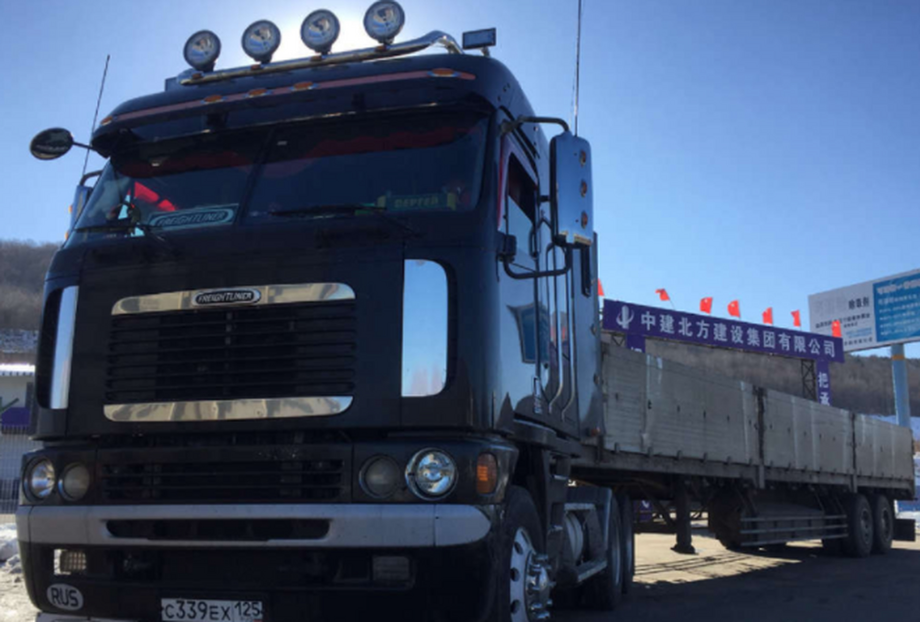 说出来你可能不信,中国,日本以及欧洲等国家都用平头卡车,美国却跟