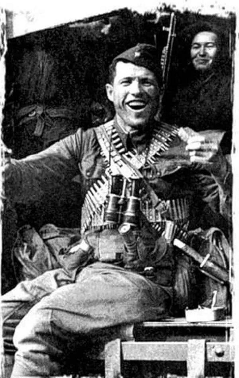 1941年,运送补给的奥夫恰连科偶遇50多名德军,乖乖就擒