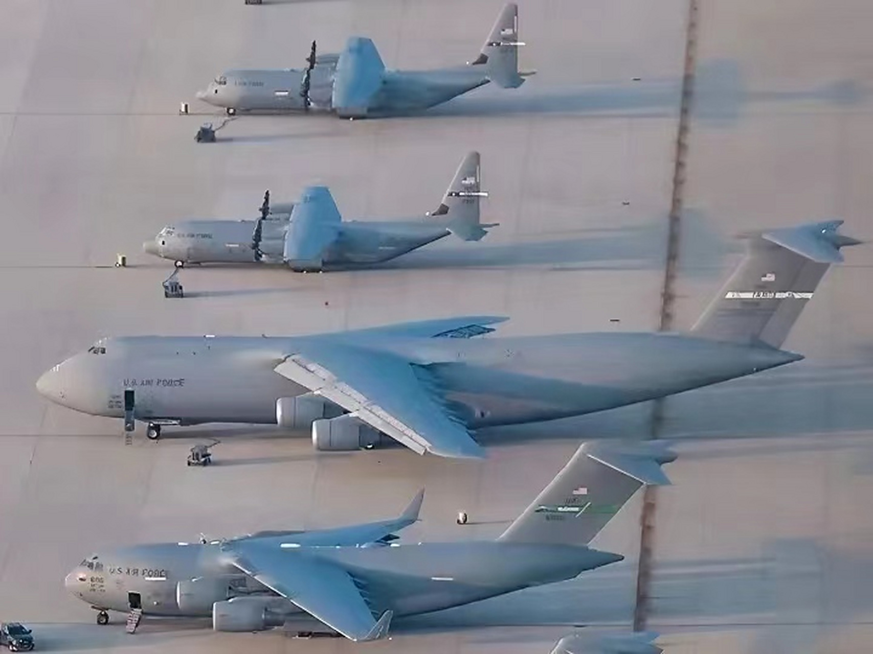 c-5军事运输机(银河),是美国洛克希德公司生产的大型战略军用运输机