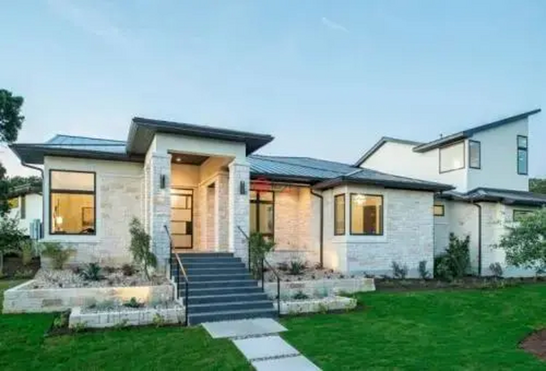 美国房屋不仅仅产权是永久的,就连房子上面的天空,房子下面800米以内