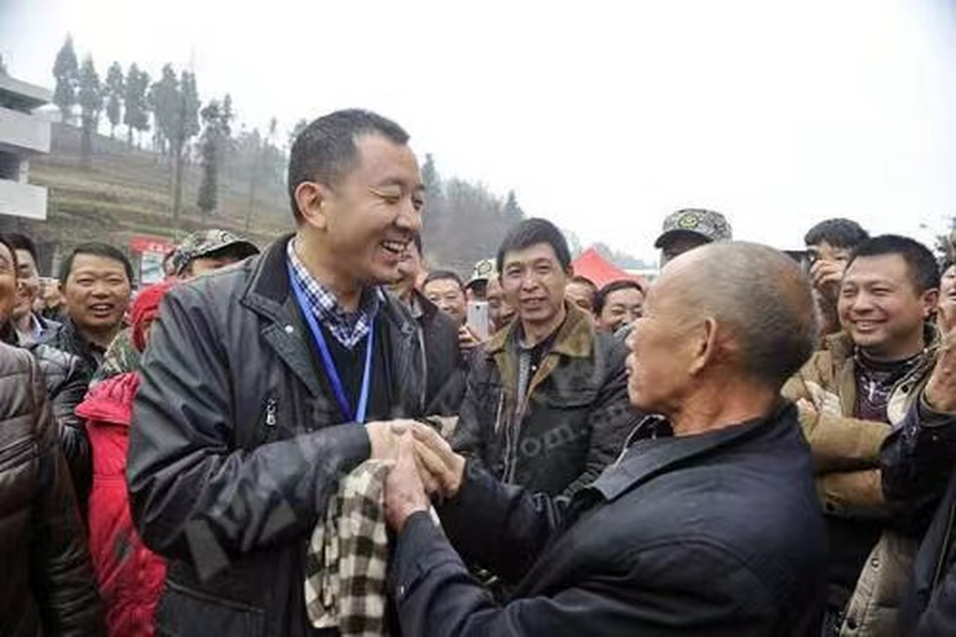 陈行甲说,我最恼火的是原县长刘冰和原县委副书记薛昌斗被抓获以后