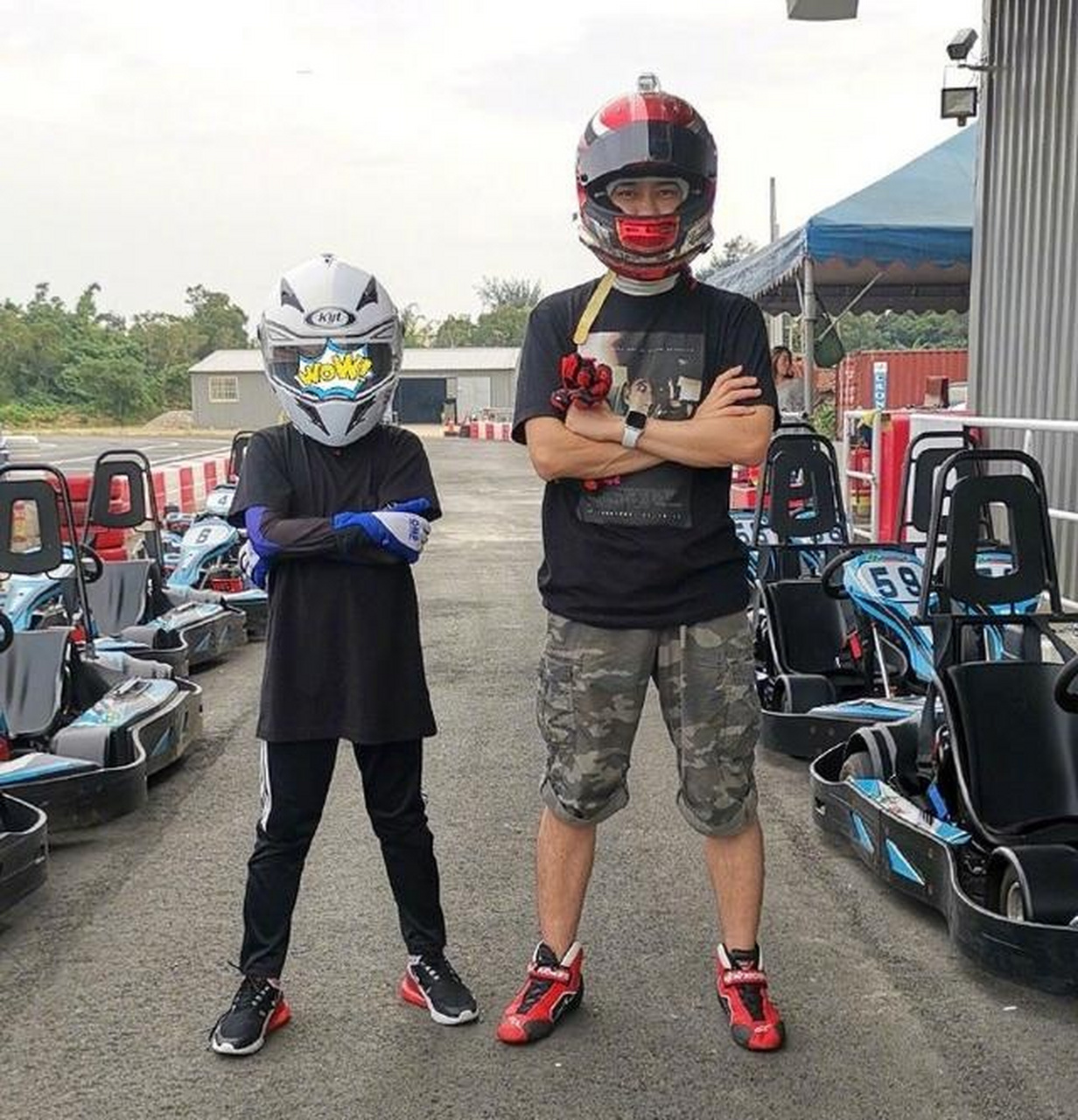 虽然双胞胎里面的凯凯长得和爸比林志颖最像了,但是如果说起爱车,那么