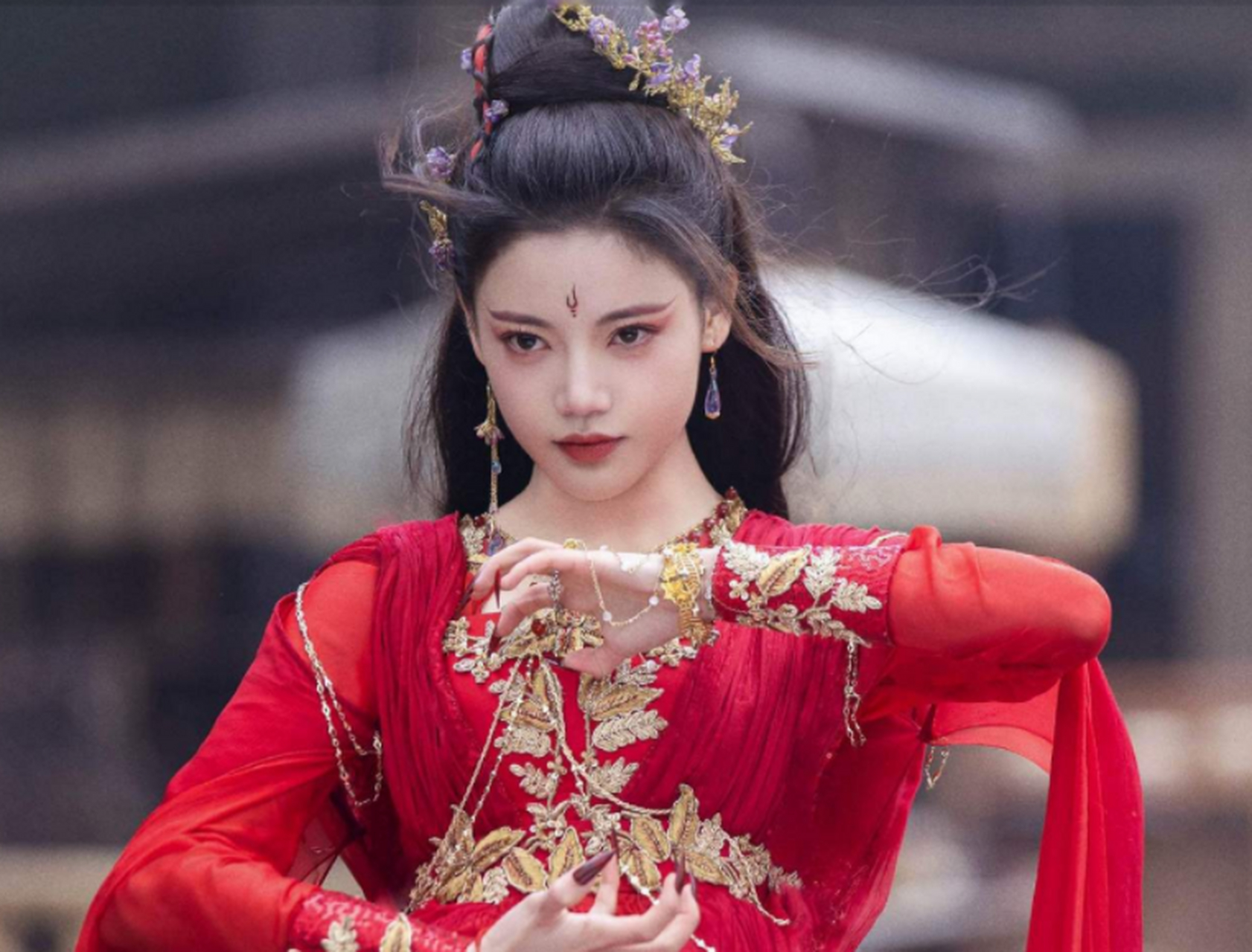 《长月烬明》孙珍妮凭"翩然"大火,你还反对爱豆选择去演戏吗?