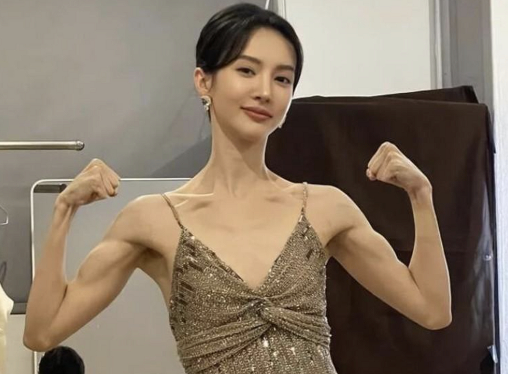 "嘴巴不太好看"的女明星之金晨  金晨毕业于北舞民族舞系,在娱乐圈里