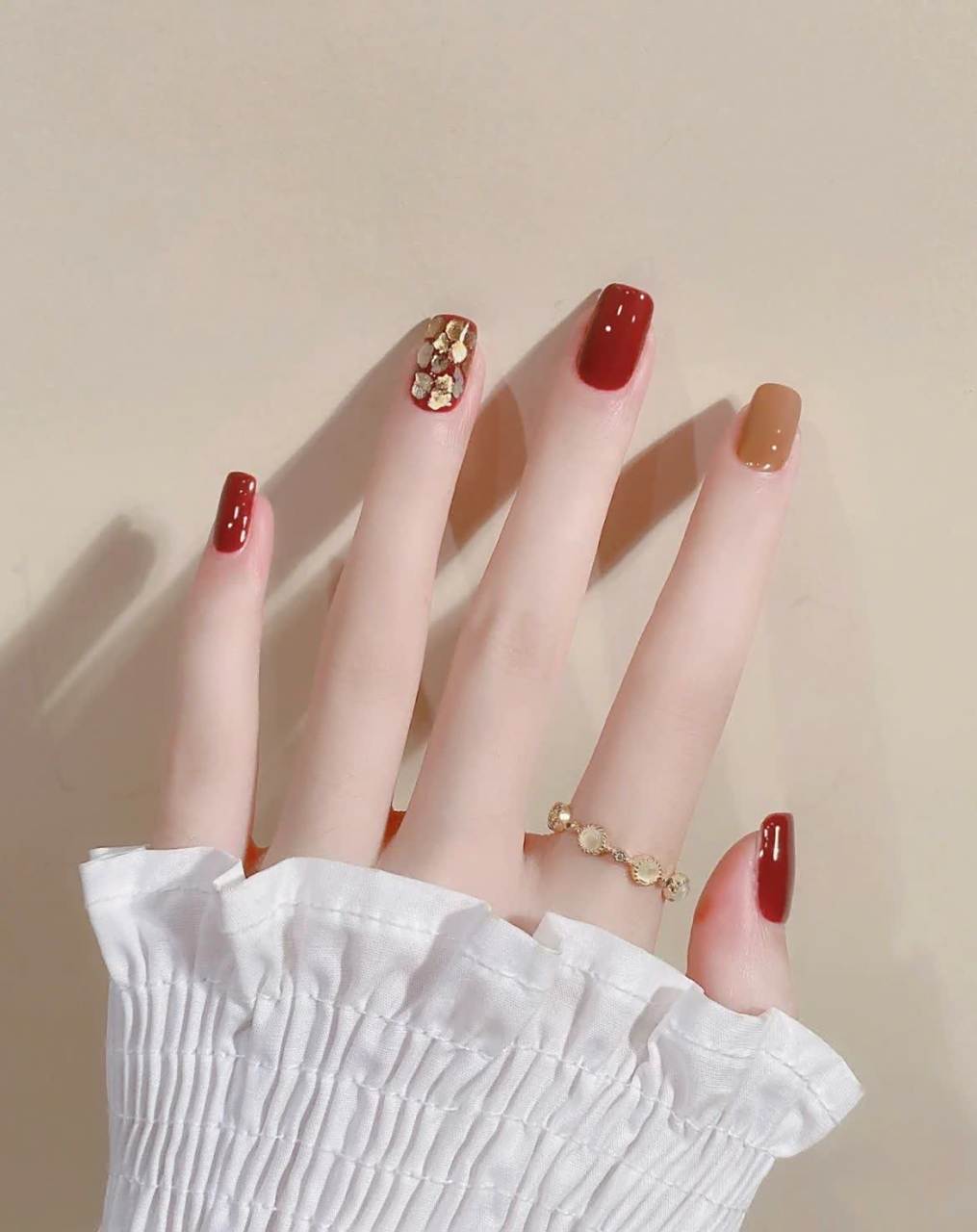 气质跳跃色红色美甲    #动态创作月# #火照的夏日旅行#[心]