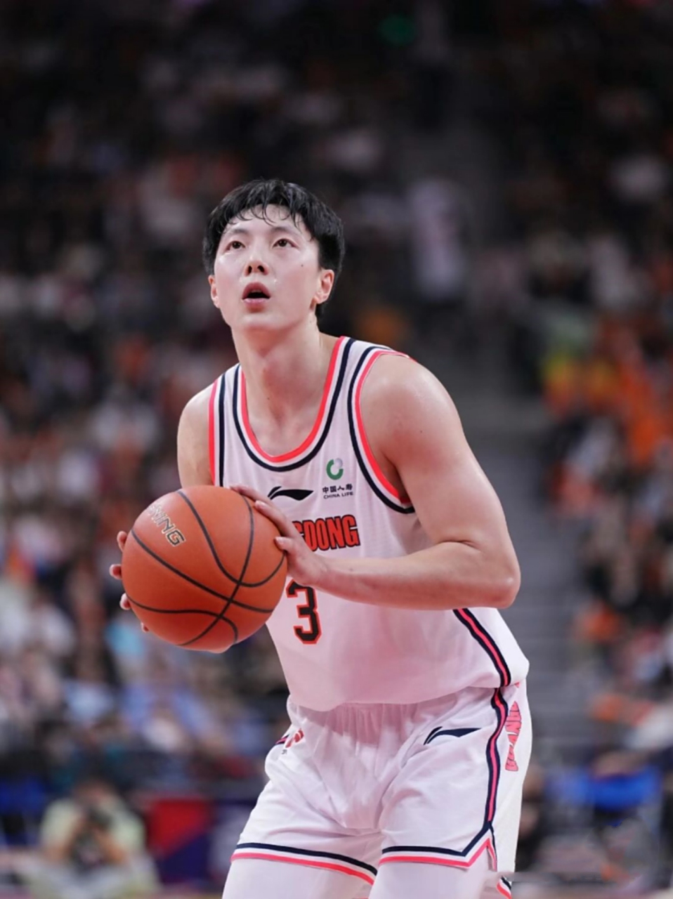 胡明轩,1998年3月10日出生于新疆维吾尔自治区