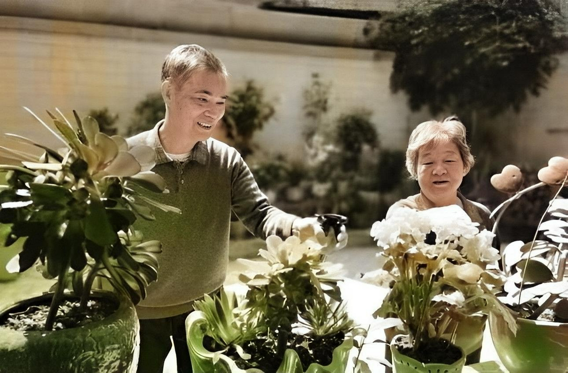 1965年,战斗英雄麦贤得山,不幸在"86海战"中中弹,导致残疾和癫痫,1971