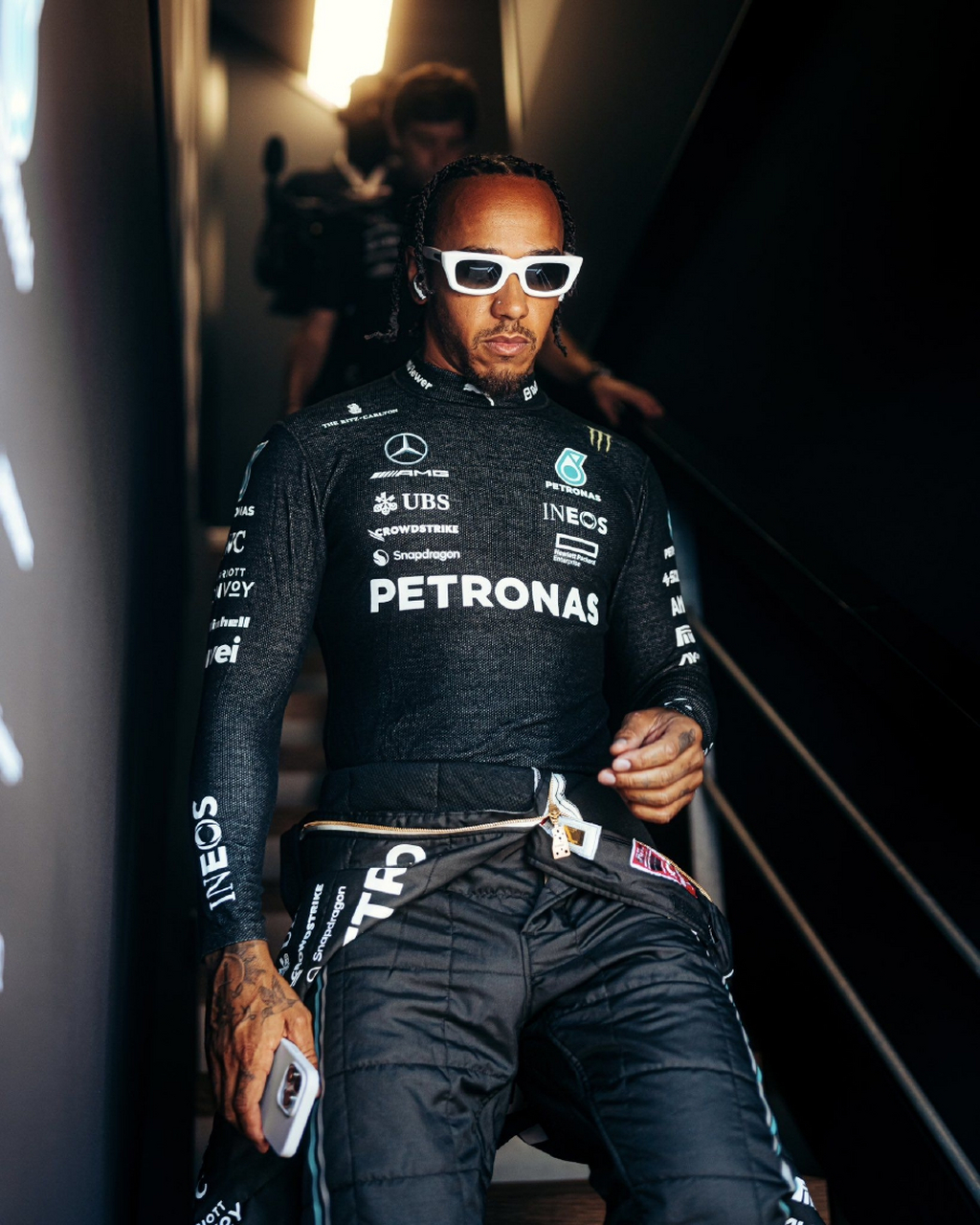 最终红牛车队维斯塔潘凭借1:12.