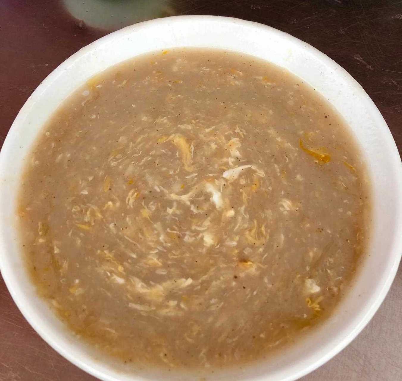 "糁",我们临沂人念sa二声,拼音打shen,糁是早餐,卖糁的店,通常在凌晨4