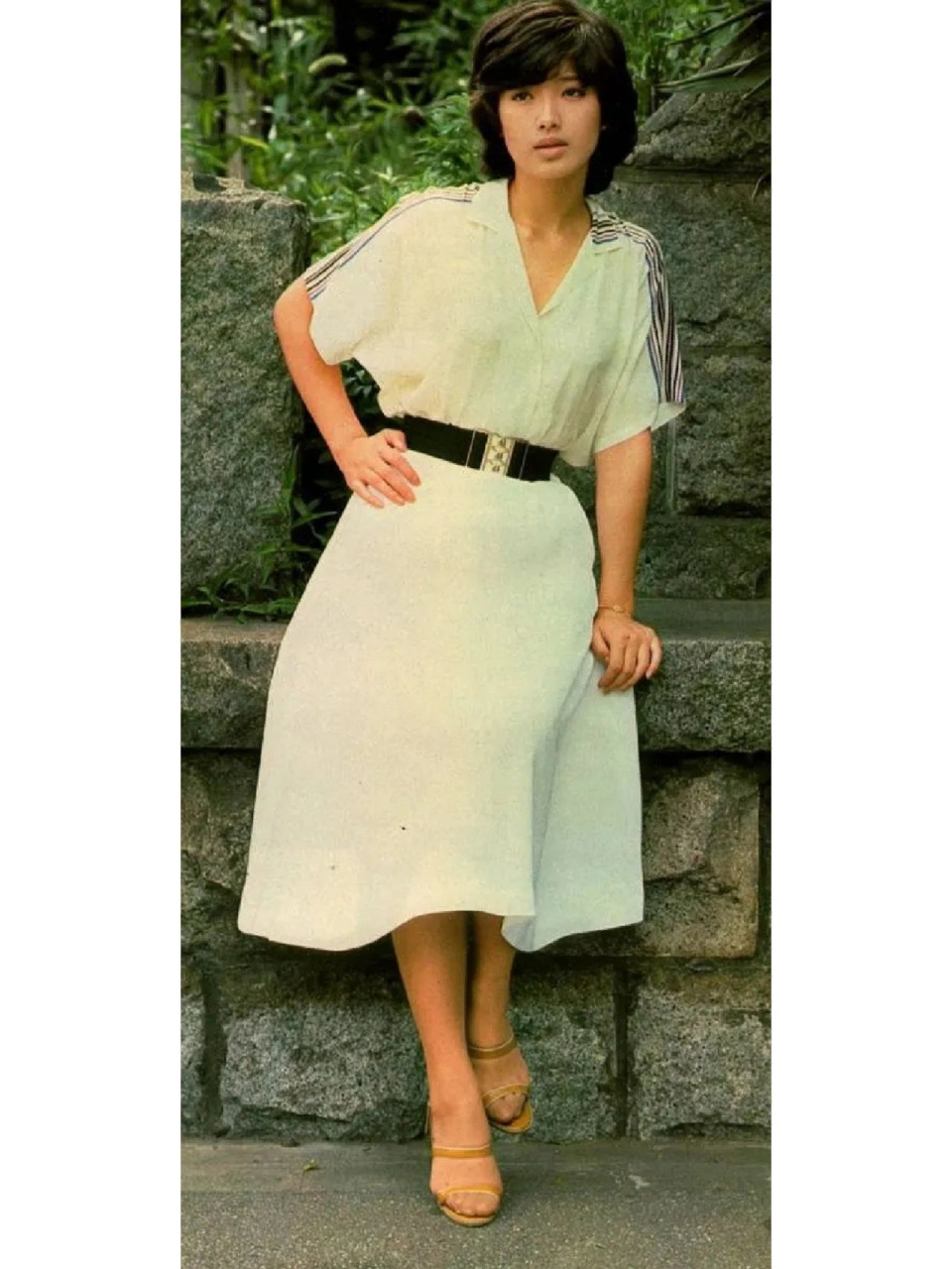 山口百惠  我喜欢的女神,分享山口百惠服装秀,百惠的美是多种风格的