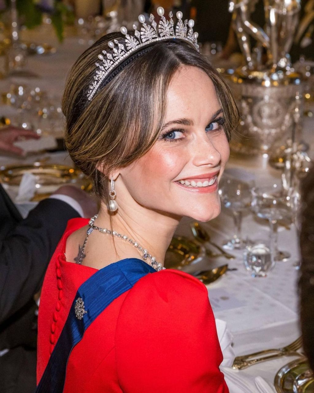 瑞典王妃索菲亚的气质是真的好啊,她头戴王冠的模样