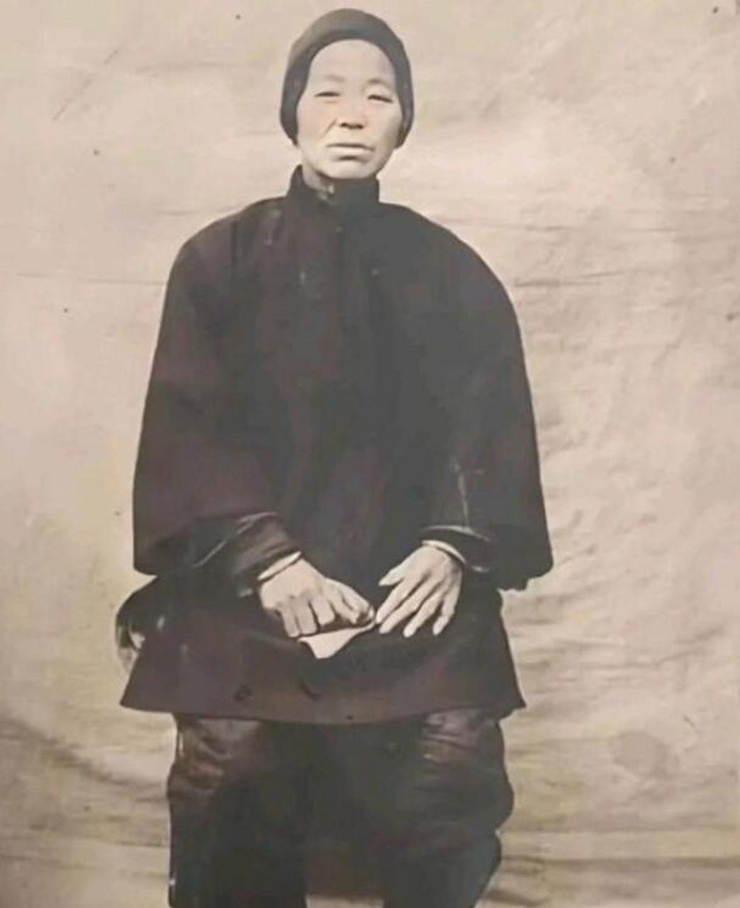 1892年,邱氏受到山东知府潘守廉的赏识,她是一位出色的民间奇女子