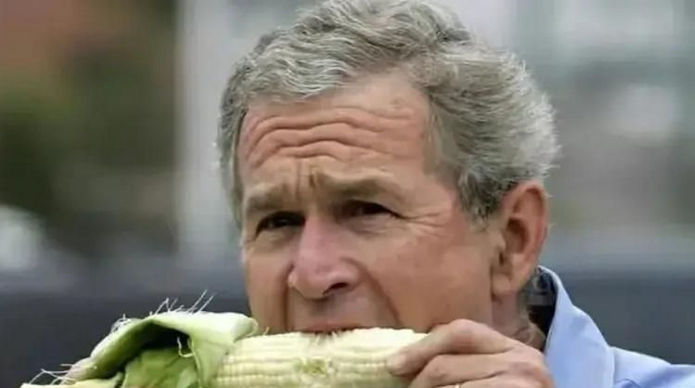 美国第43任总统小布什(2001-2009),是一个很奇葩的人,常常做一些傻瓜