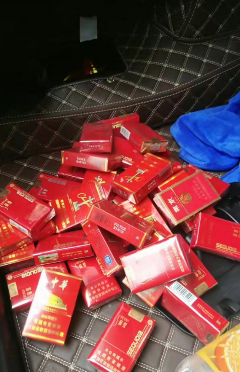 奥迪a6车主的烦恼,烟根本抽不了