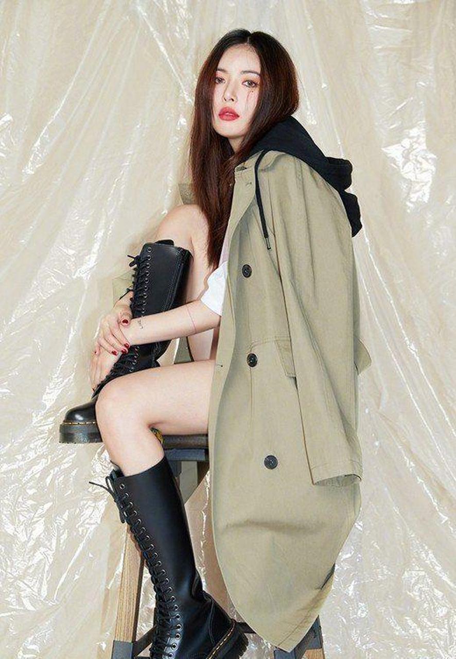 金泫雅最新宣传照: 泫雅的着装打扮终于"正常"一回了,这一次穿着了