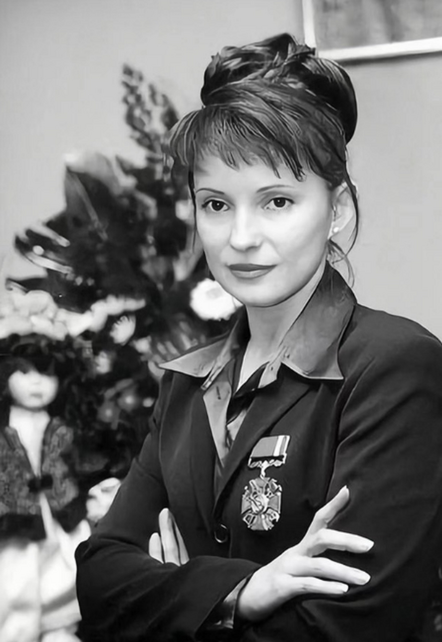 她的名字叫尤利娅·季莫申科,是集美貌,财富和权力于一身的女子.