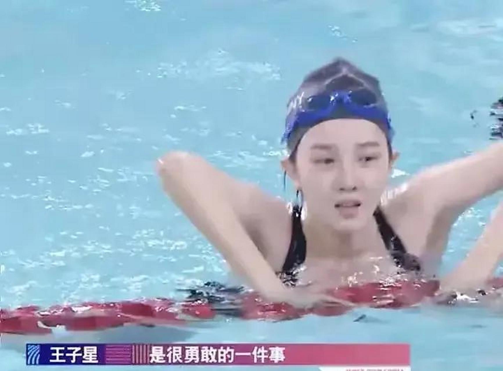 gif创作人# 万万没想到游泳运动员中竟然有这么漂亮的运动员,简直跟