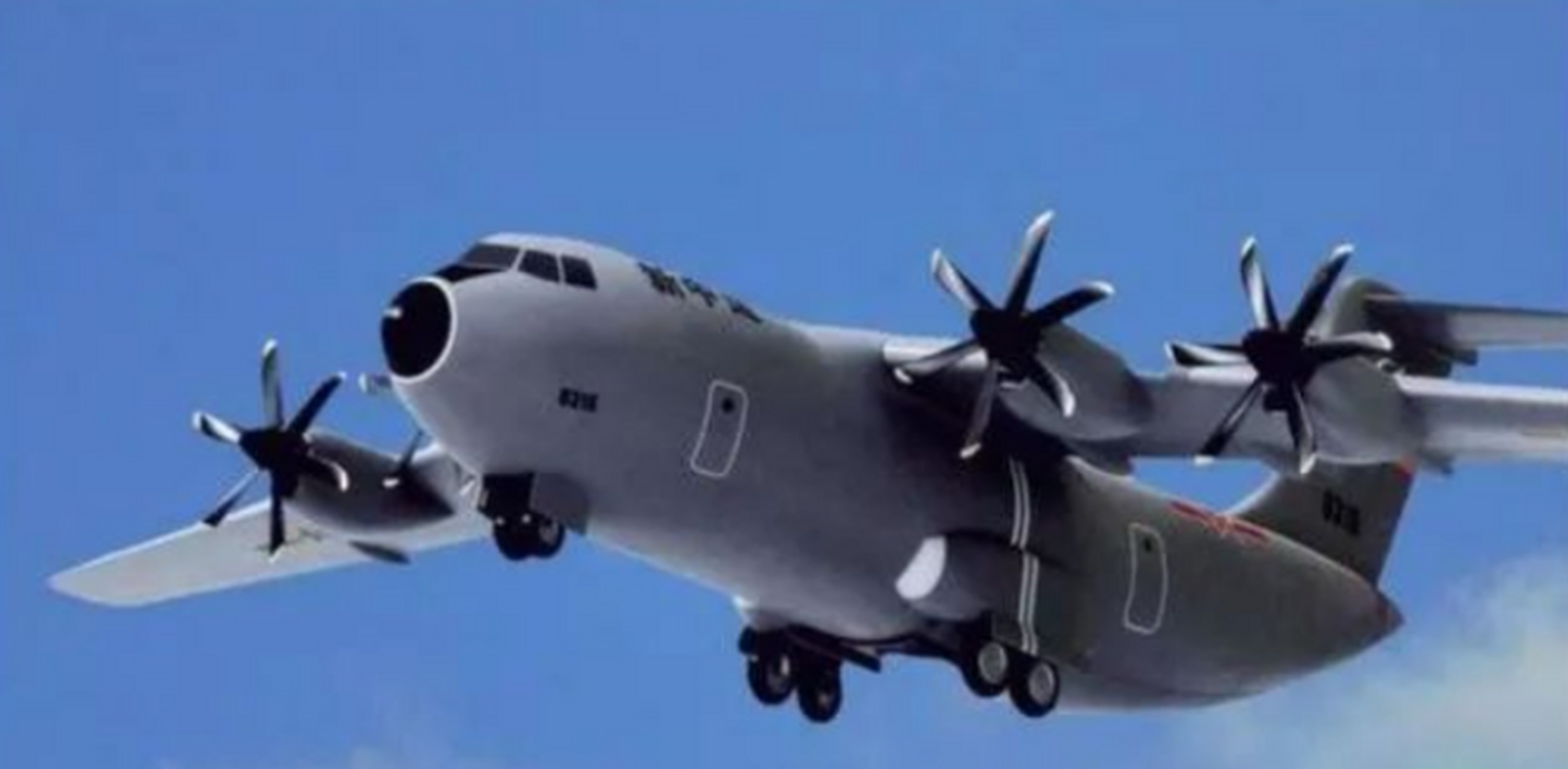 我国新一代战术运输机,运载量35吨,起飞重量超80吨 今年国产飞机的