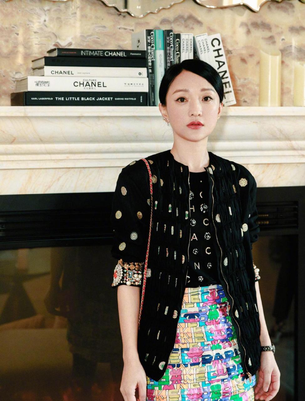 周迅身穿chanel秋冬成衣亮相first欢迎晚宴 中国最适合穿丝袜的女明星