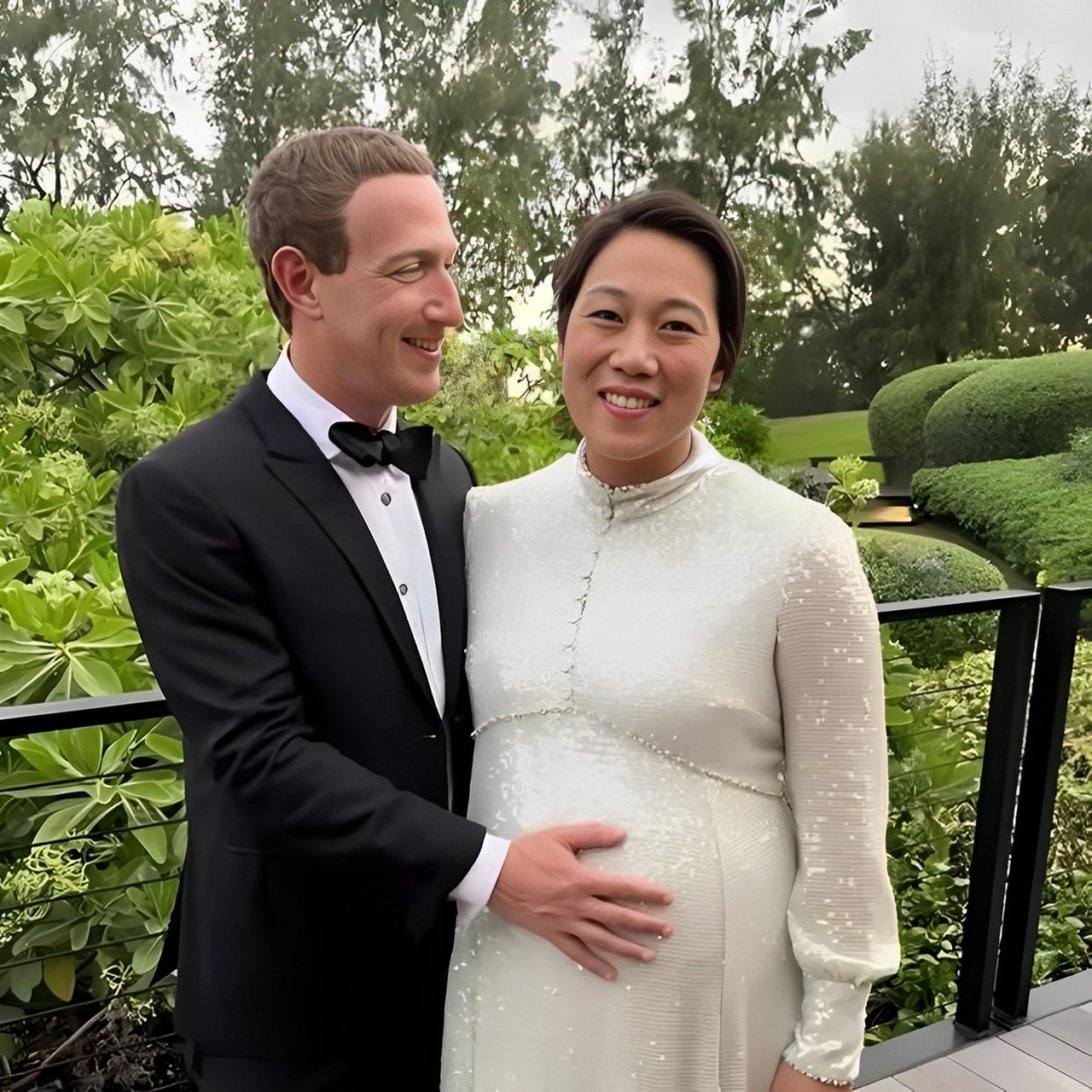 "脸书"创始人扎克伯格娶了一位华裔妻子,陈慧娴.