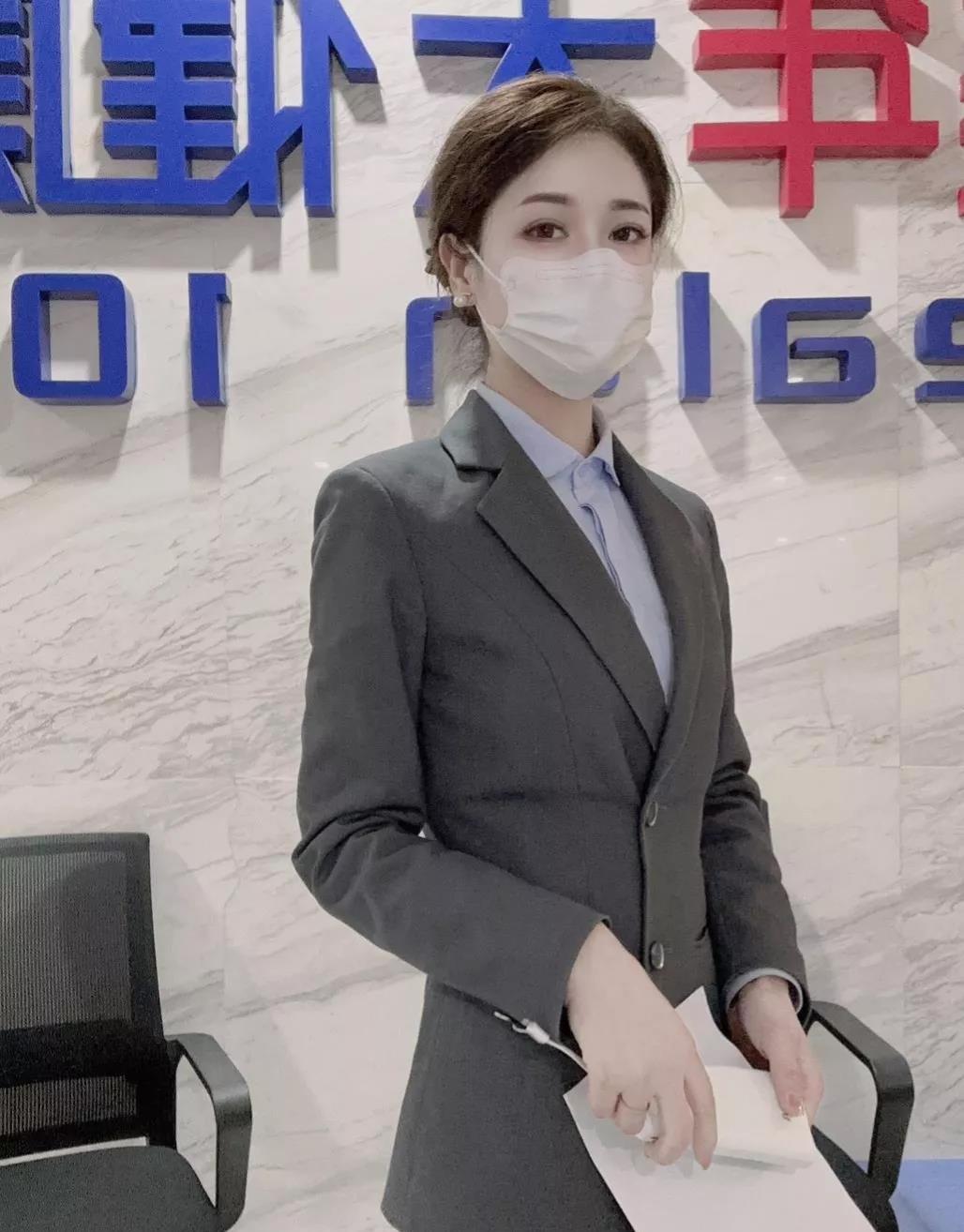 公司新来的前台小姐姐