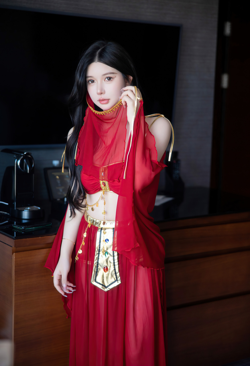 性感红色西域舞娘装扮,曼妙丰腴身姿明艳动人,清新气息袅袅撩人心弦#