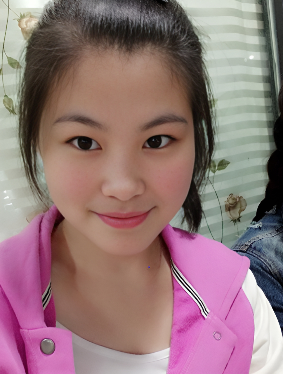 "  宋丹13岁时,先被一中学老师侵犯,后又被一姑父侵犯,虽然坏人得到了