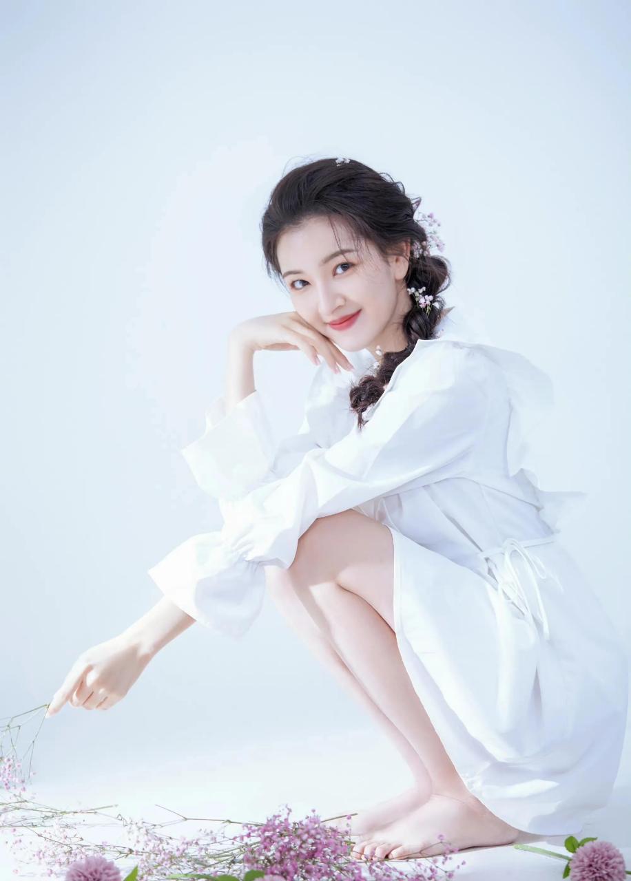 领动计划# 张雪菡    主演的电视剧《恋恋江湖》中饰演陆仁依,毕矣谮