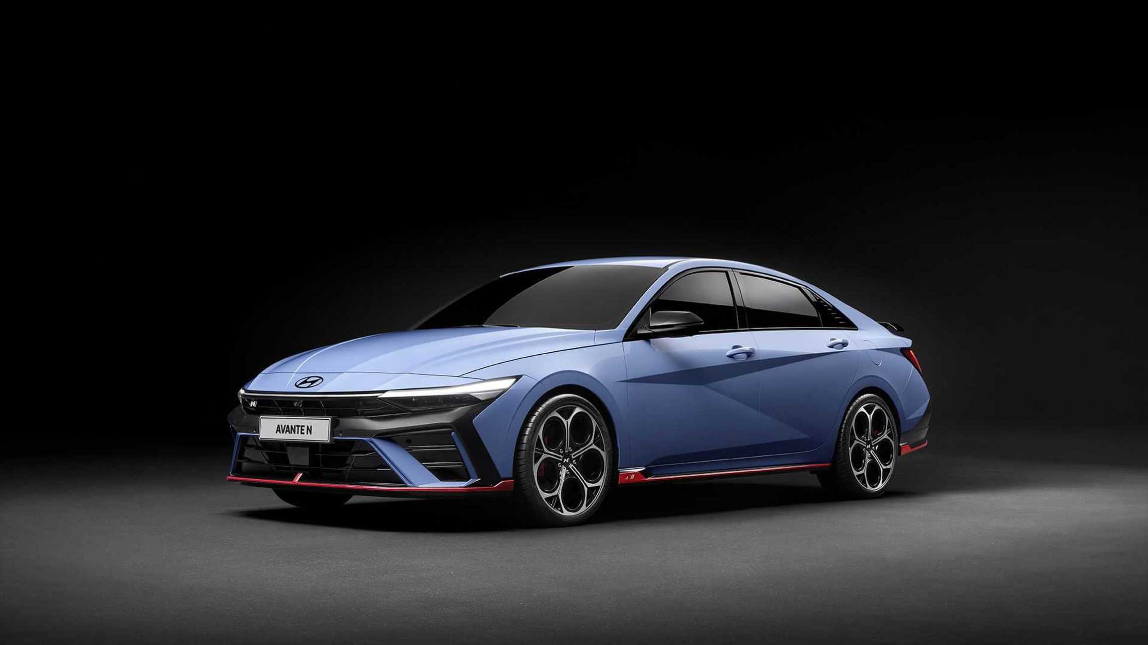 官方图片描述的是avante,这是韩国国内对这款轿车的称呼.