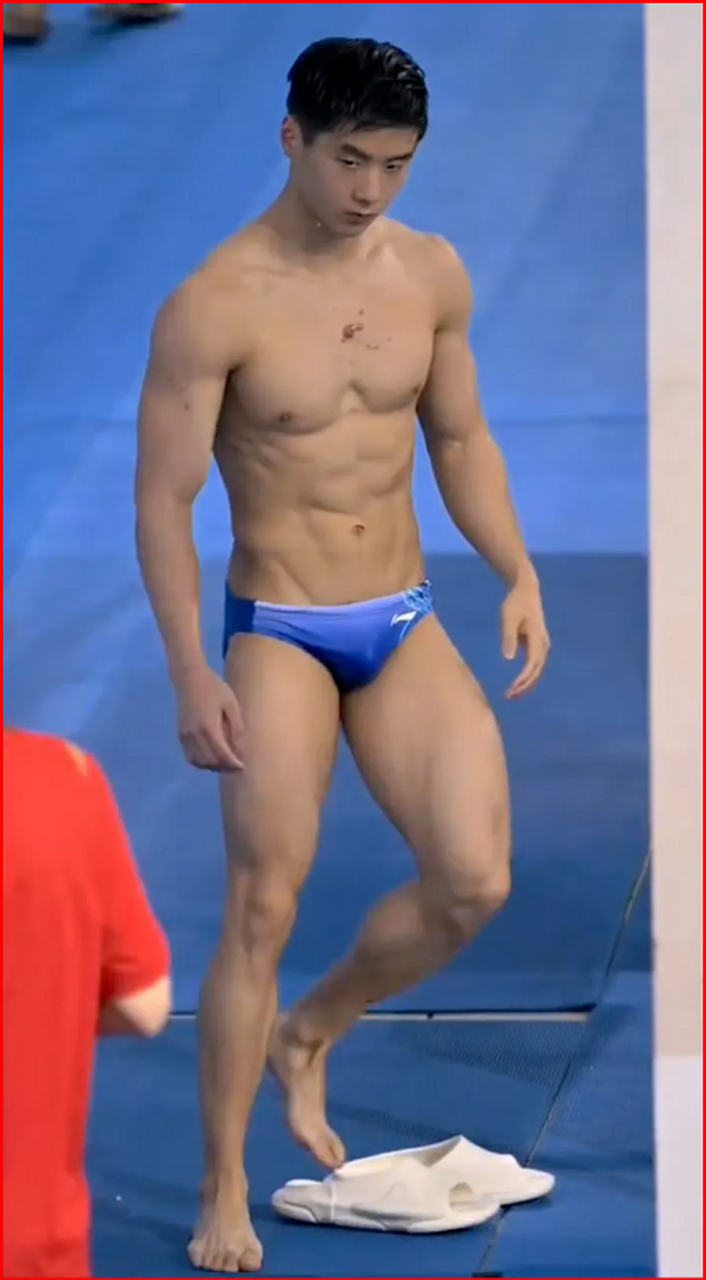 成都大运会,来自陕西的跳水运动员——姚泽霖,最新照片,腹肌,人鱼线