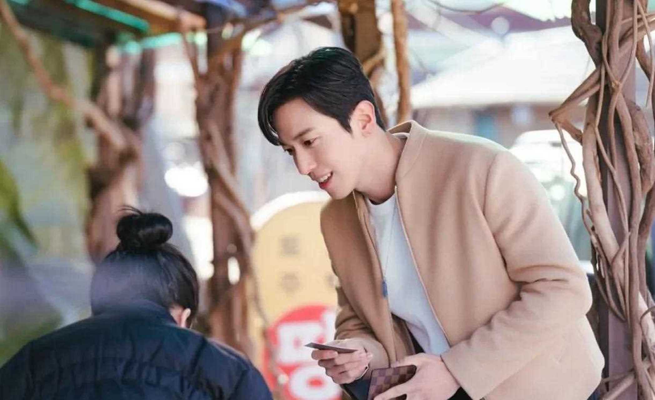 郑容和张娜拉新剧《大发不动产》发布剧照我们容和看起来很有戏呀大家