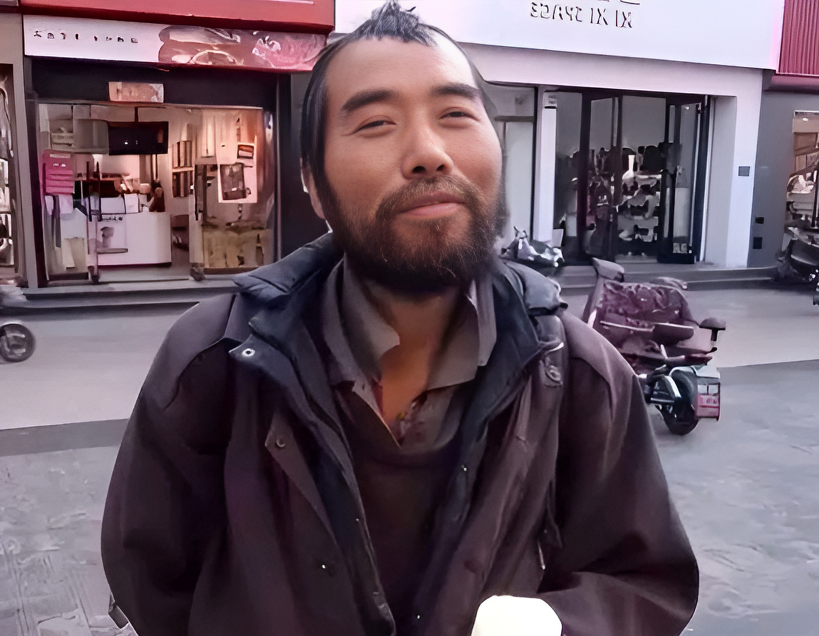 照片里那个中年大叔就是"状元流浪汉"常学福!