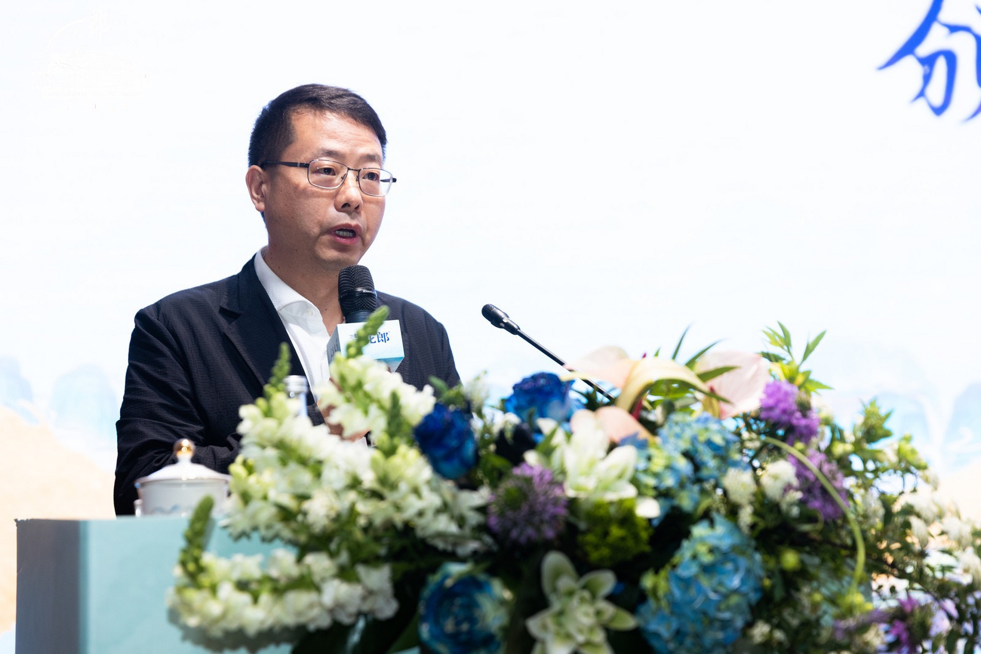 【2022青花郎·人民文学年度奖颁奖典礼隆重举行,付饶谈文学与美酒的