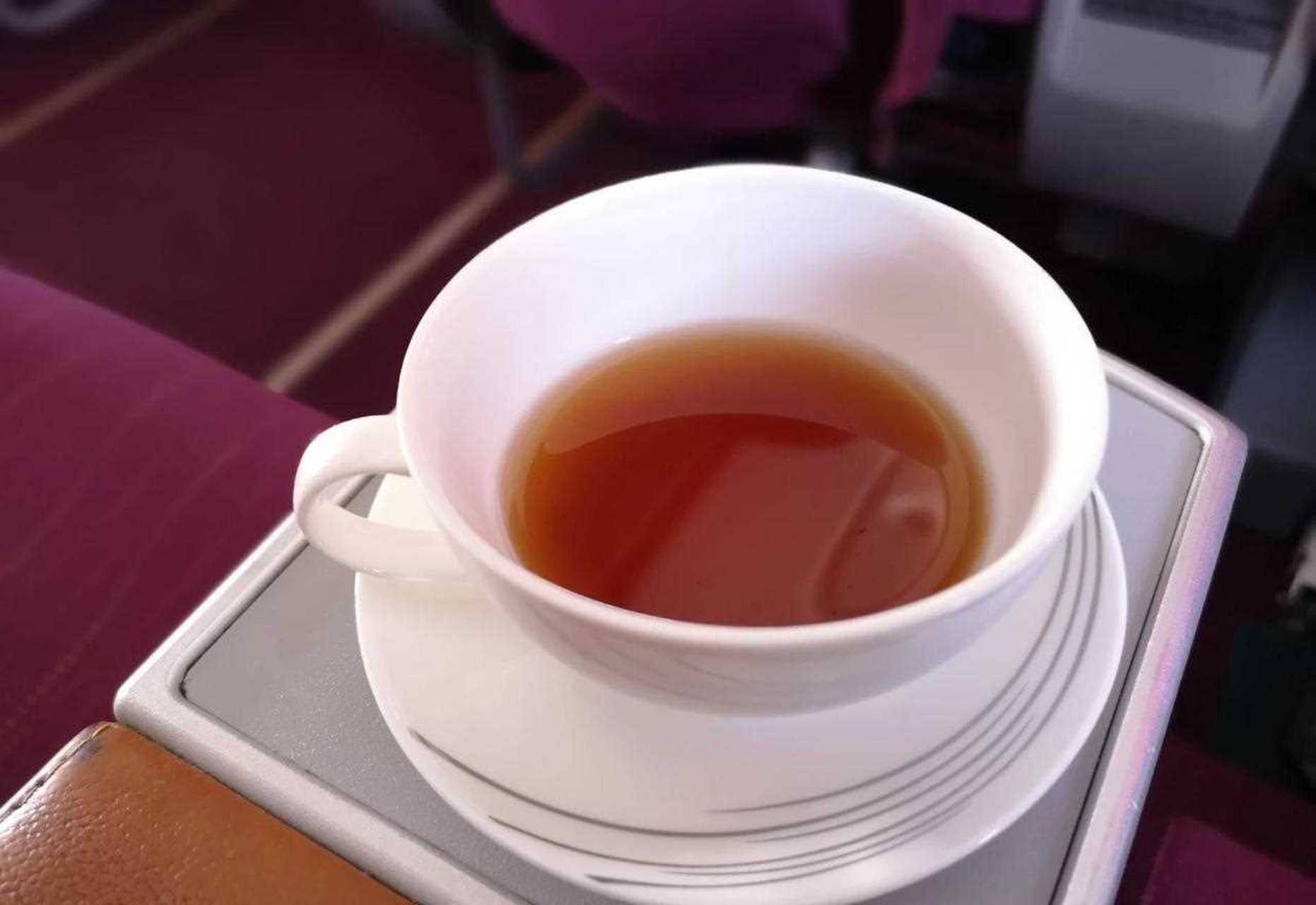 坐飞机可以带玻璃瓶的茶叶（坐飞机可以带玻璃瓶的茶叶吗）《坐飞机能带玻璃杯及茶水吗》