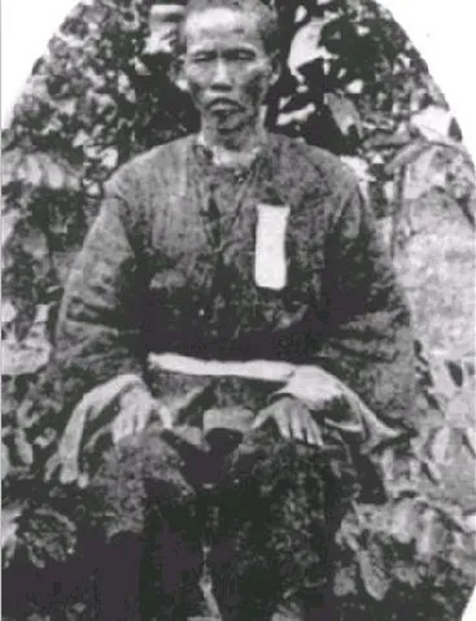 1902年,台湾,抗日英雄林少猫英勇就义前的照片,虽然因为年代久远,照片