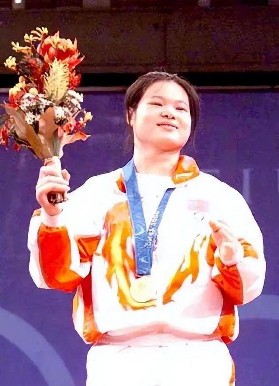 [太阳]2003年,中国奥运举重冠军陈晓敏以399万的高价卖掉自己所有的9