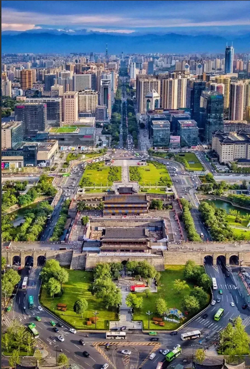 一座历史和现代并存,历史古都和如今国际化大都市完美融合,这样的城建