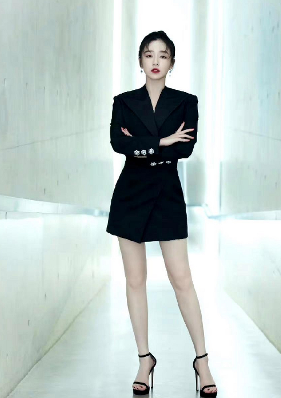 阚清子的腿真直啊!