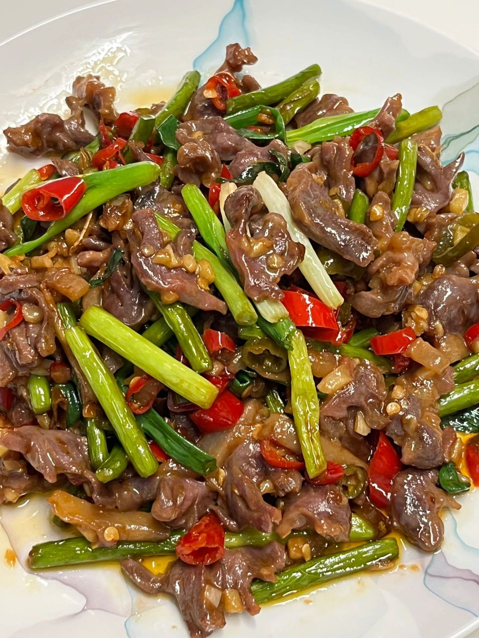 爆炒鸭胗,这样做味道也太好了吧,超级下饭  这样做的鸭胗不腥,蒜苔也