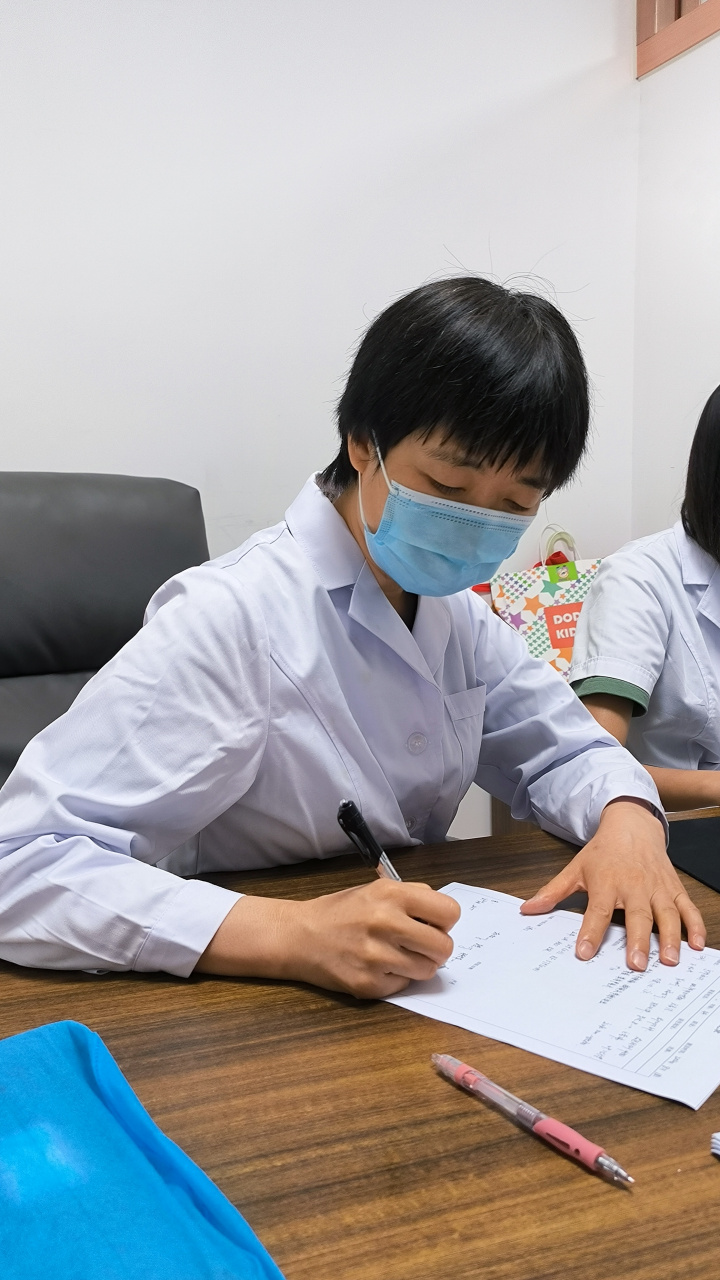 看见网上有人在诋毁中医,我很难过 我叫谢幼红,作为一名从医30余年的