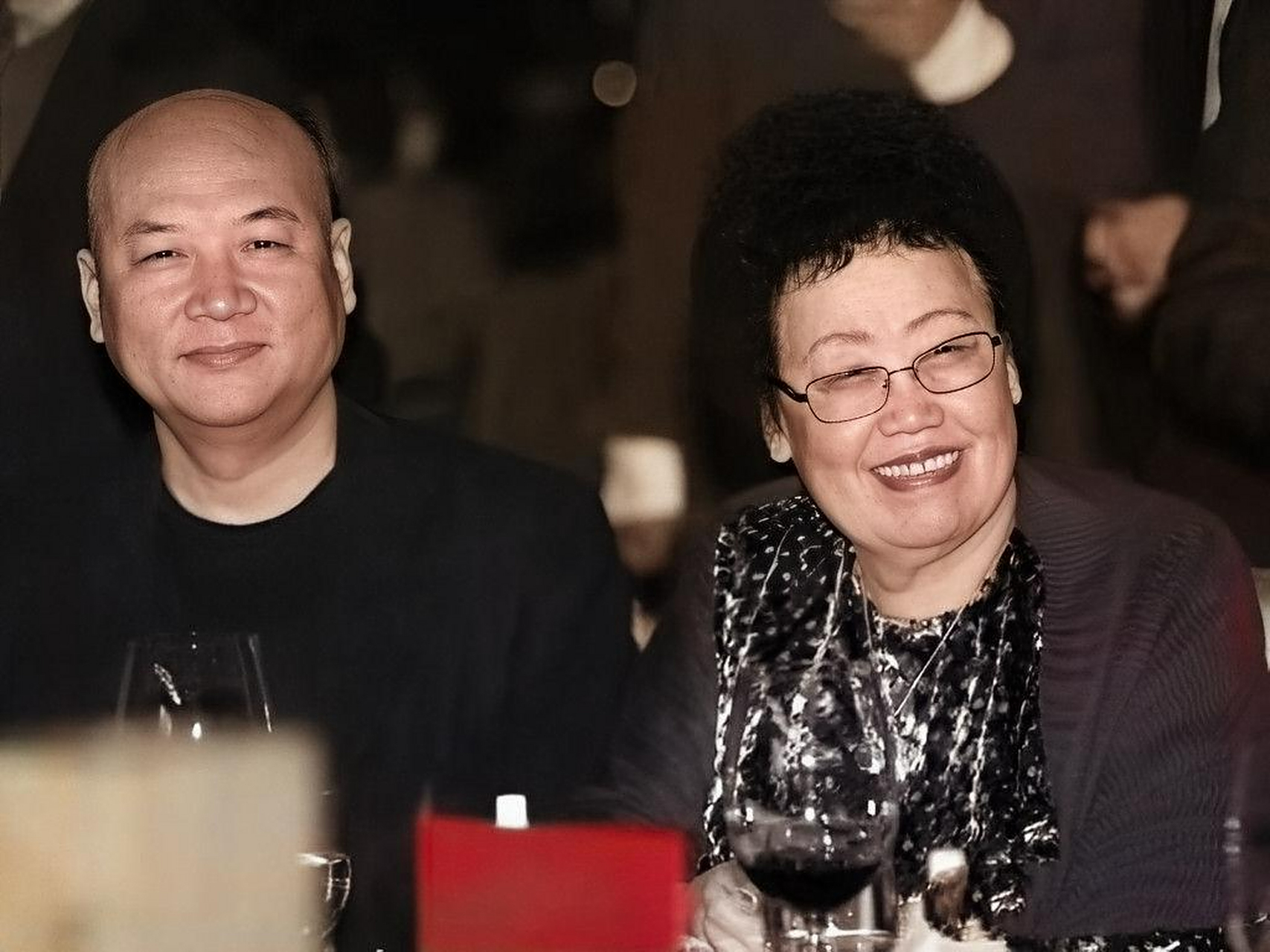 迟重瑞和陈丽华的婚姻,以及非典型的夫妻关系山,都受到了相敬如宾的