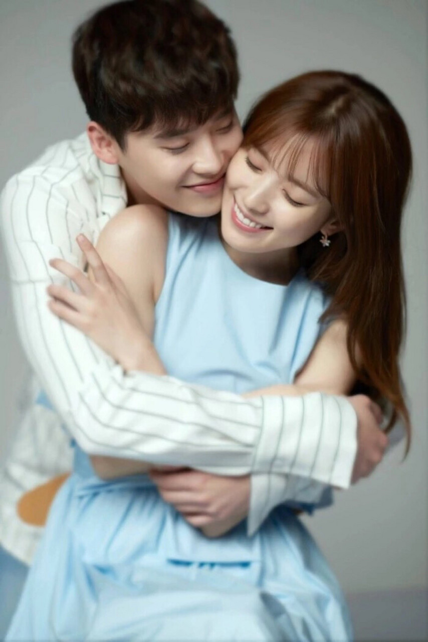 光着身子的男人熟悉的纹身,我浑身发抖腿也发软…… 我和老公青梅竹马