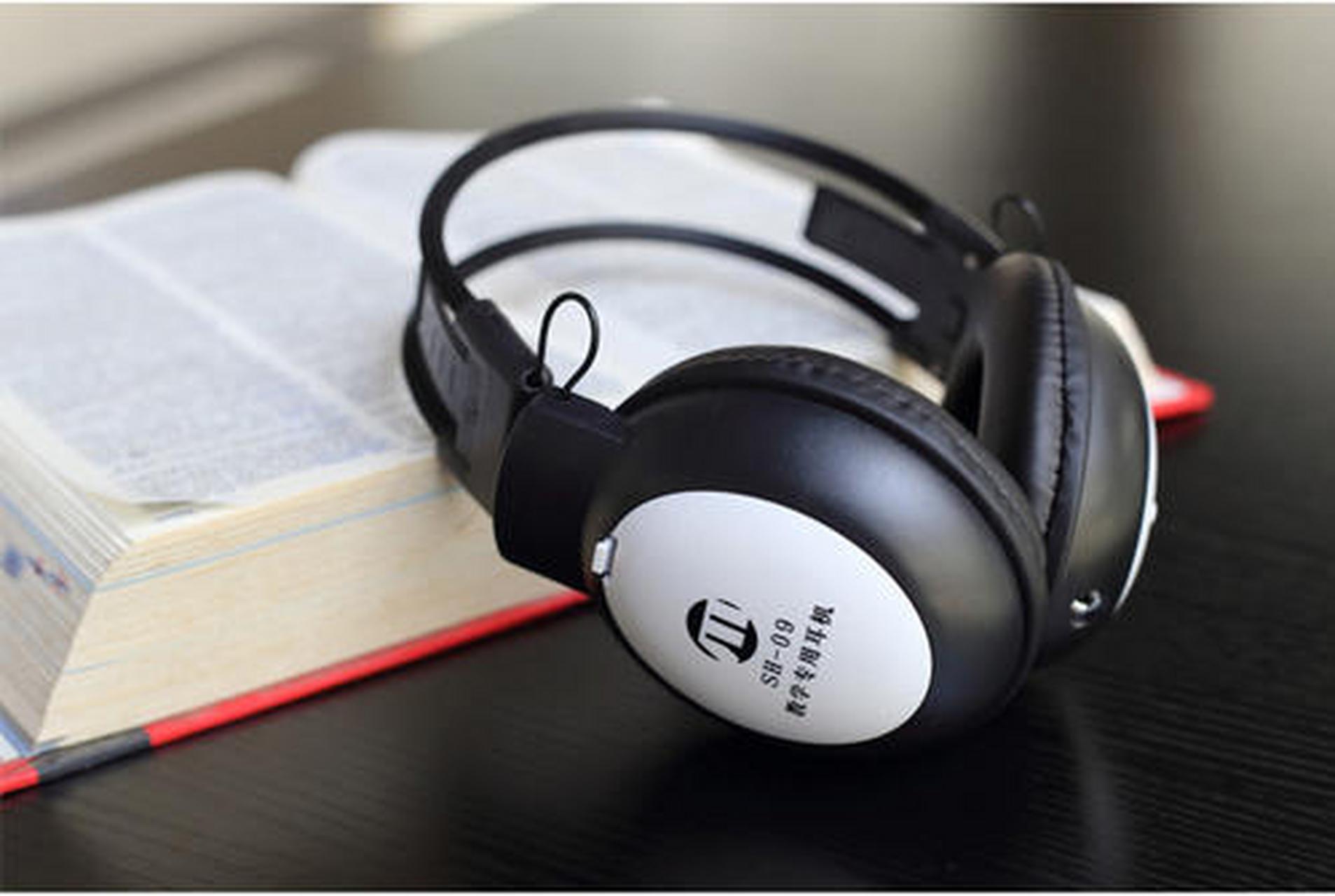 利用课余时间听听力,培养语感 做练习时重点听时间,地点,关联词等