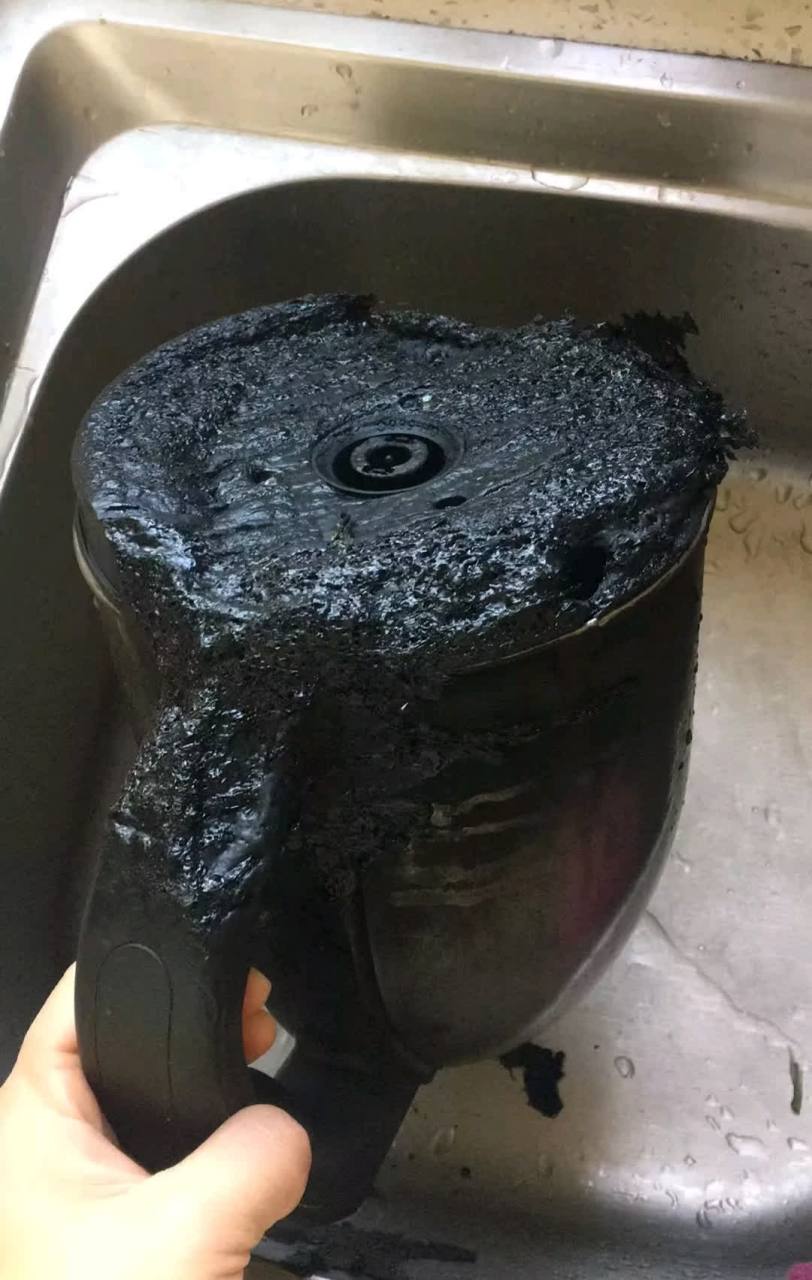 妈妈让我烧水,水烧开后又骂我. 什么意思?[尬笑]