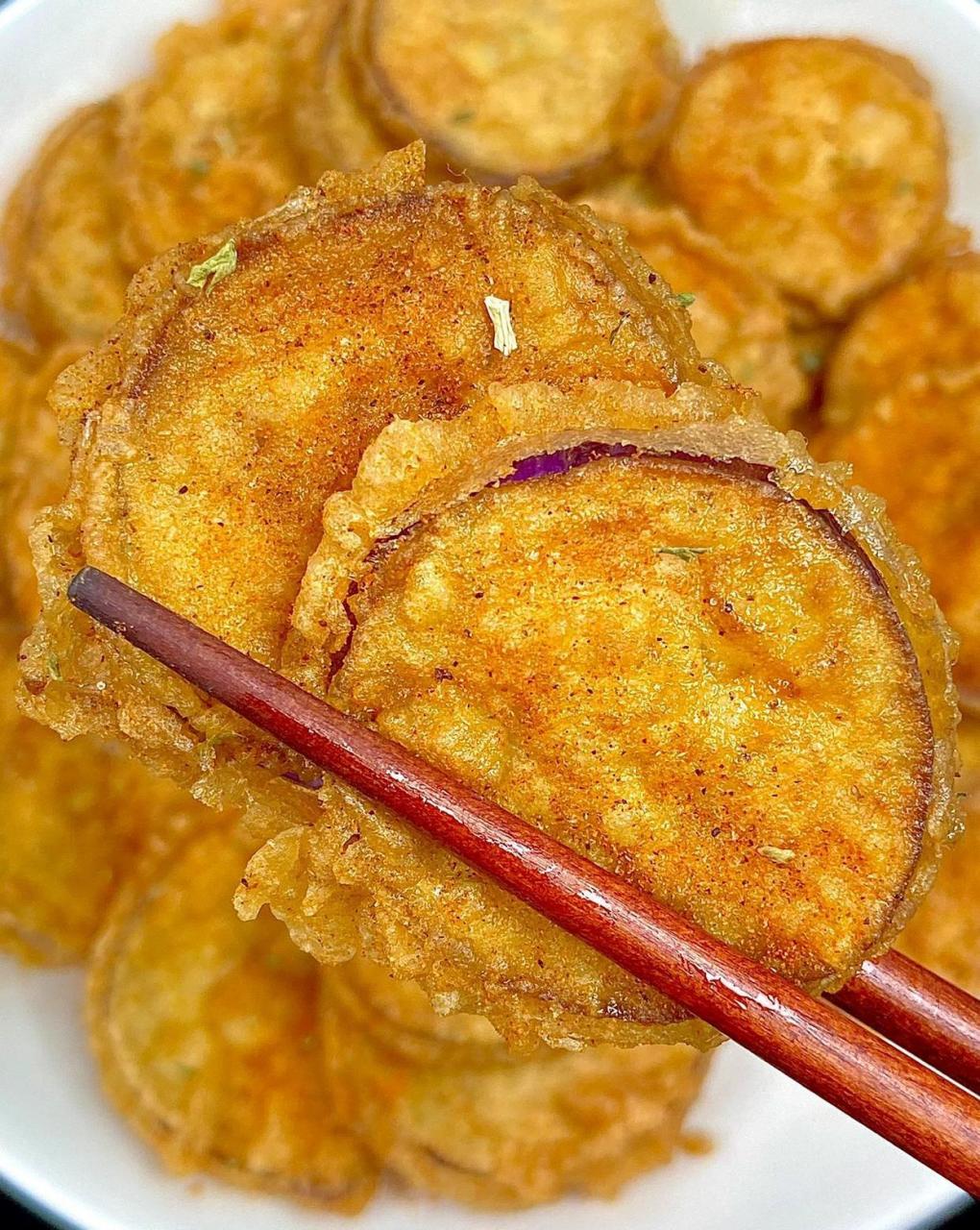 比肉还香的炸茄片,真的巨好吃[比心]外酥里嫩[比心] 97食材:茄子