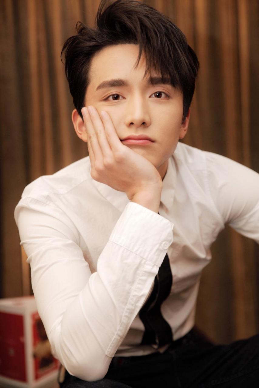 张新成活得非常通透,他直言认为人生应该注重过程,享受其中的乐趣,而