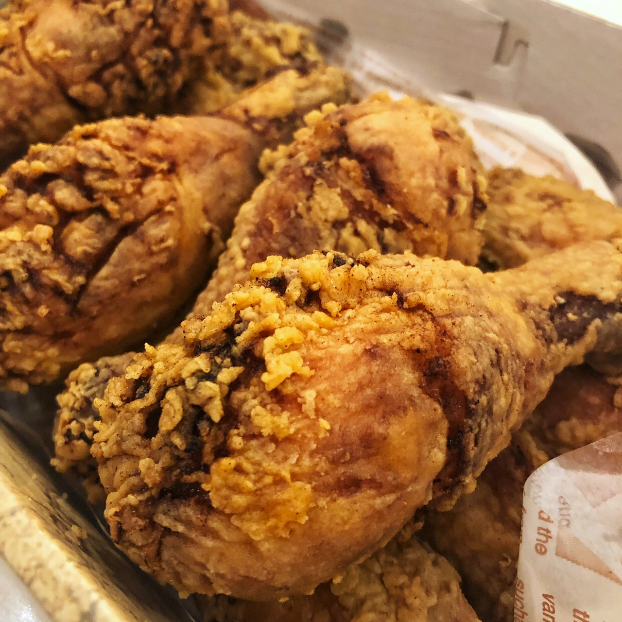 会飞的鸡flying chicken 特别喜欢韩剧里面的炸鸡,这家炸鸡应该是吃过