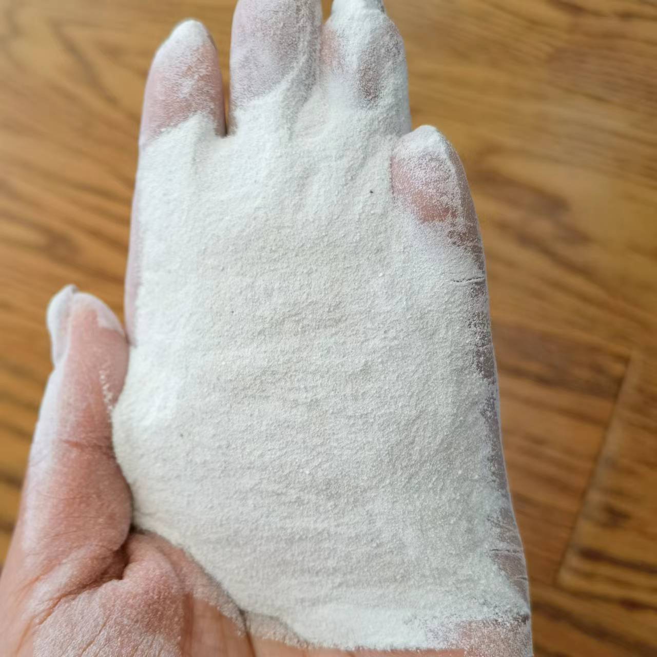 pvc小管磨粉料是一种特殊的材料,由聚氯乙烯(pvc)加工而成.